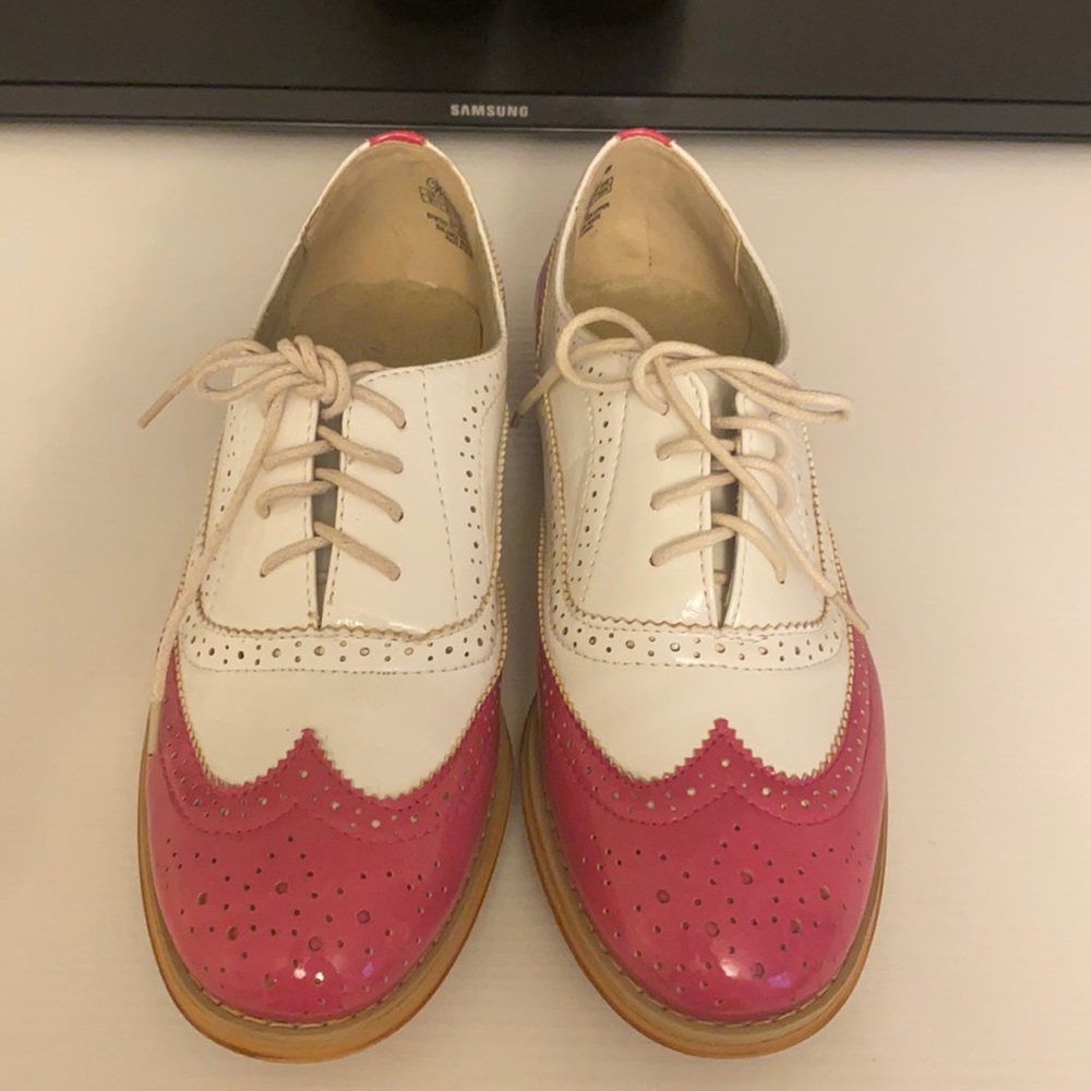 Wanted, Pink/White lace-up Brogues